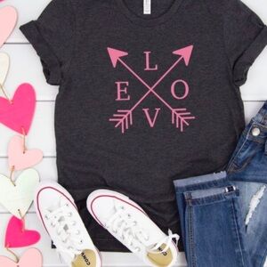 Love with arrows t shirt